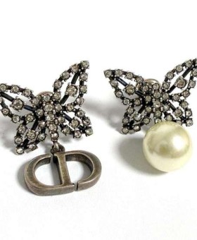디올 Papillon de Nuit 귀걸이 E2900