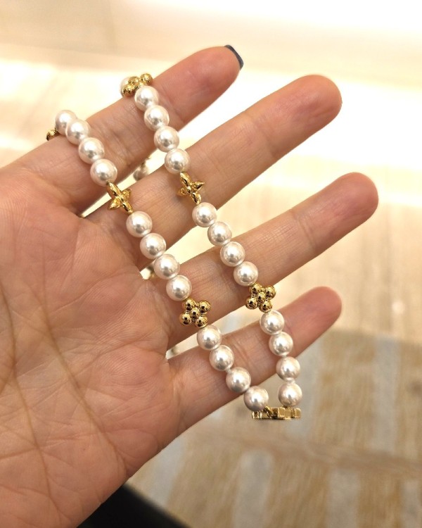 루이비통 마이 LV 펄 콜리에 목걸이 M01990
