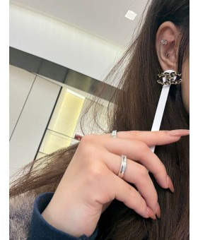 샤넬 귀걸이 로고 체인 스터드 이어링 골드