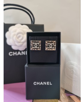 샤넬 로고 스퀘어 귀걸이