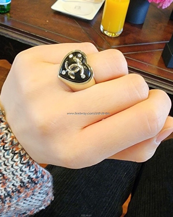샤넬 하트 블랙 레진 반지 하트반지 하트링 보석