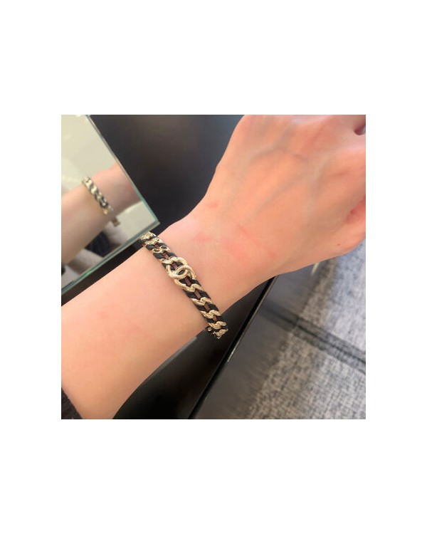 샤넬 2526크루즈 커프 팔찌 블랙