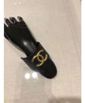 샤넬 골드 로고 가죽 팔찌